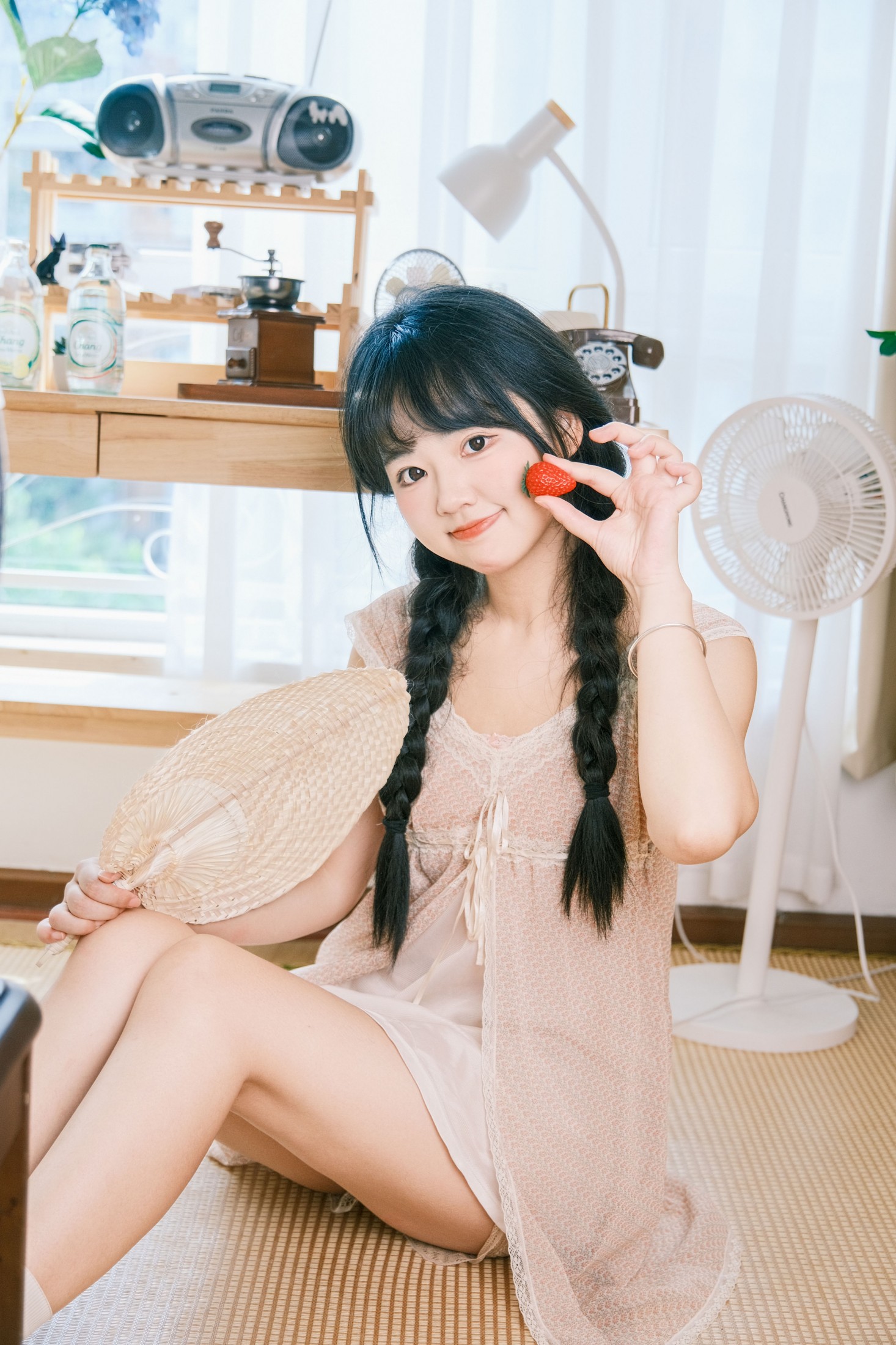 小梨花儿 – 《日系少女居家拍照》[27P]-蜜私库