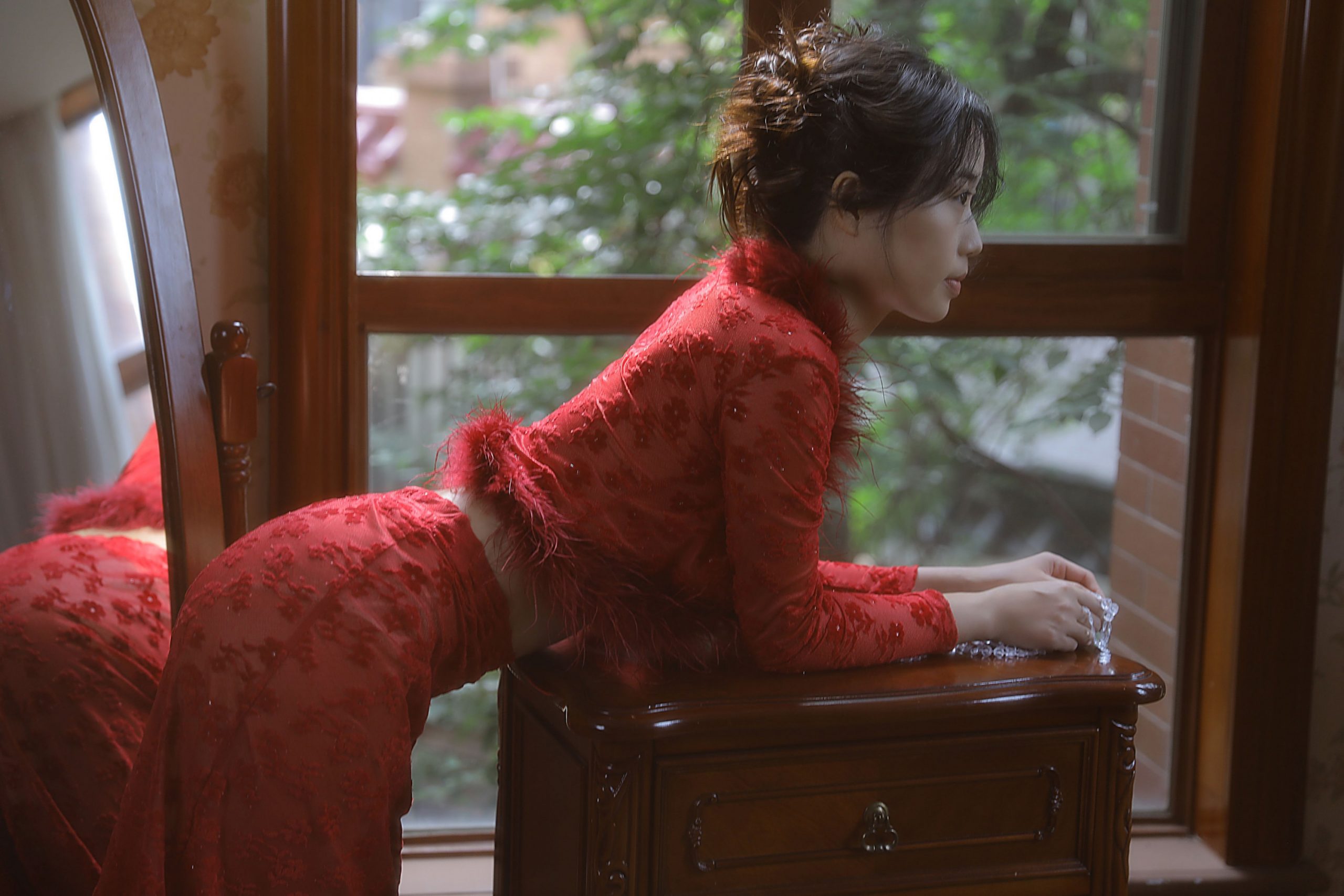 巧克力盒大画家 – 《玫瑰不语》[15P]-蜜私库