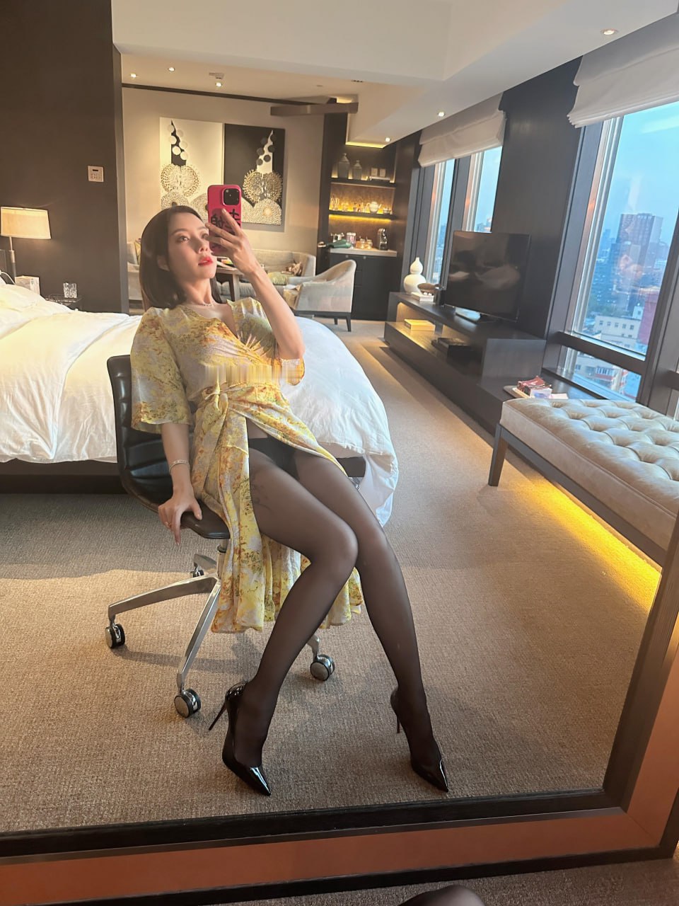 图片[2]-果儿Victoria – 黄色战袍 [23P]-蜜私库