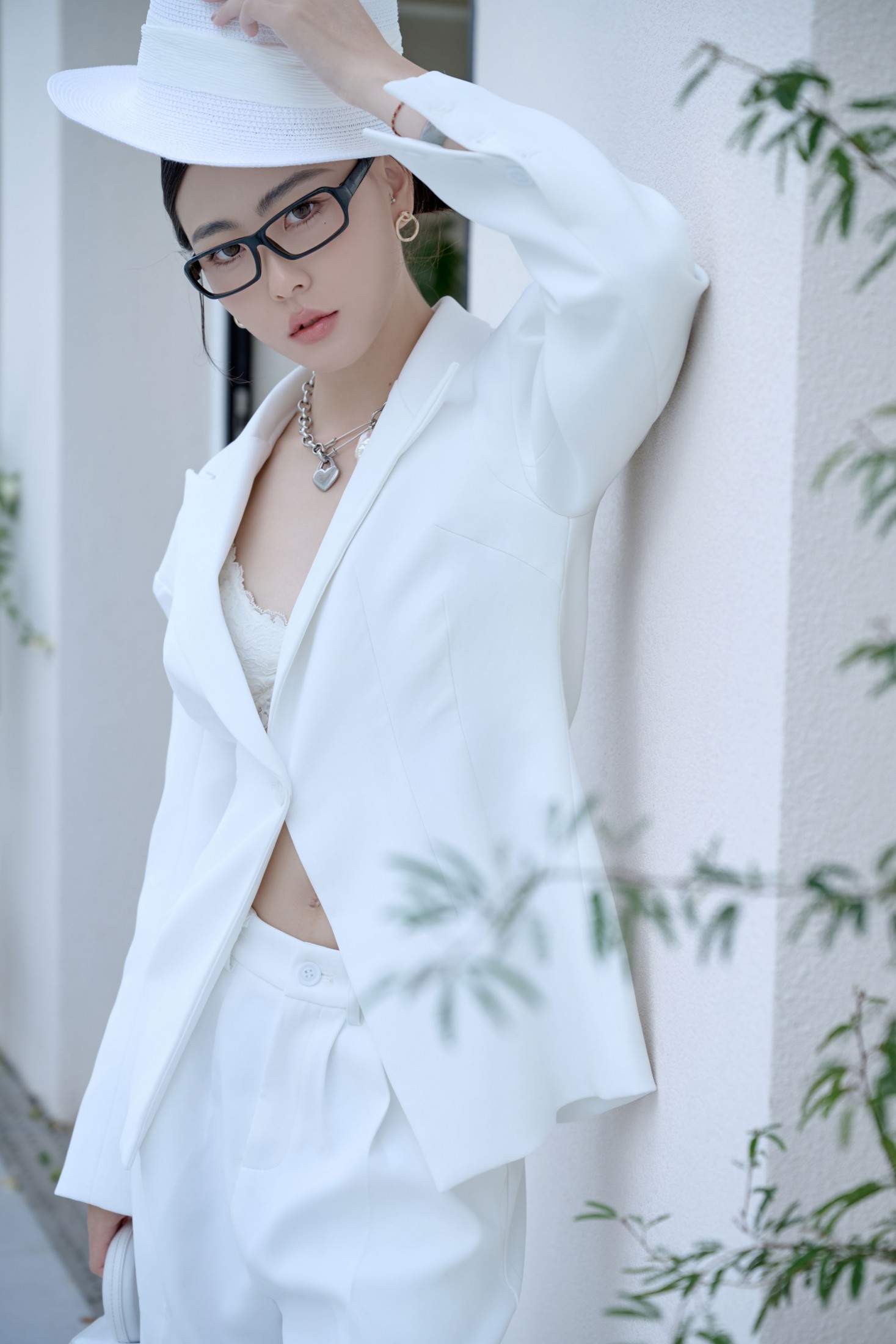 喵喵 – 《西服》[9P]-蜜私库